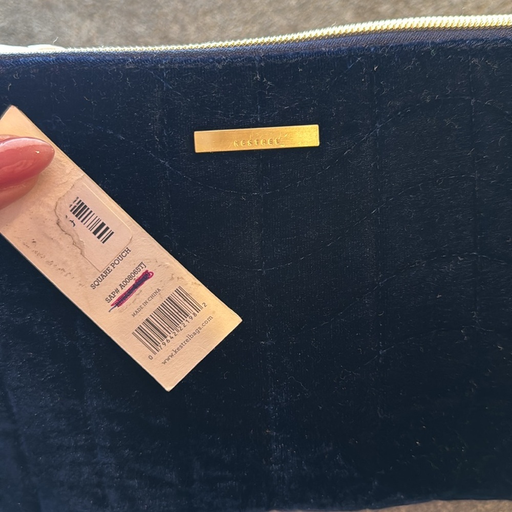 Kestrel- NWT  Navy Blue Velvet Quilted Pouch / Cosmetic Bag - Picture 3 of 10